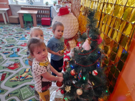 Новый год спешит! Новый год спешит!.
