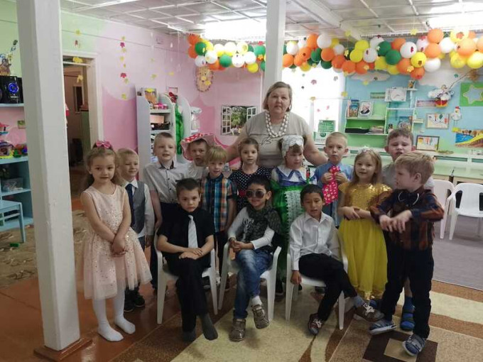 Юные дизайнеры одежды Юные дизайнеры одежды.