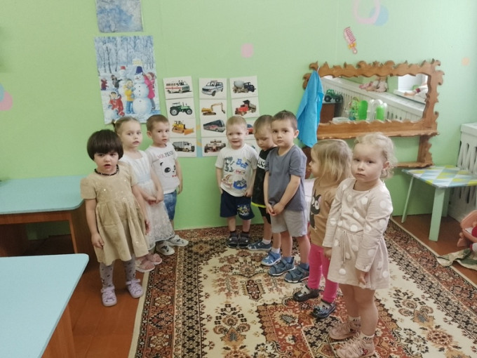 Безопасность на дорогах зимний период Безопасность на дорогах зимний период.